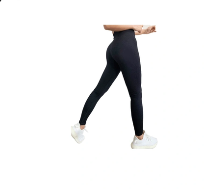 Women's black fitness leggings for yoga and dance, tight-fitting and slim fit style.