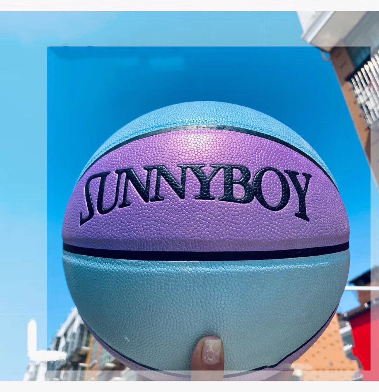WILKYs0Chameleon smiley basketball
 Material: Rubber
 
 Applicable scenarios: running sports, fitness equipment
 
 Basketball size: No. 7 basketball (standard ball)
 
 
 
 
 
 
 
