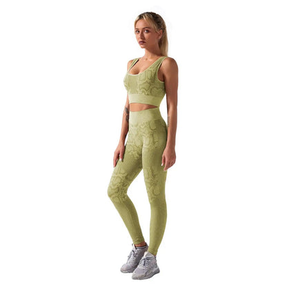 Women's snake pattern sports yoga fitness suit in green nylon blend.