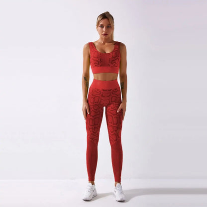 Women's sports yoga fitness suit with snake pattern, suitable for winter, spring, autumn, made of nylon blend.