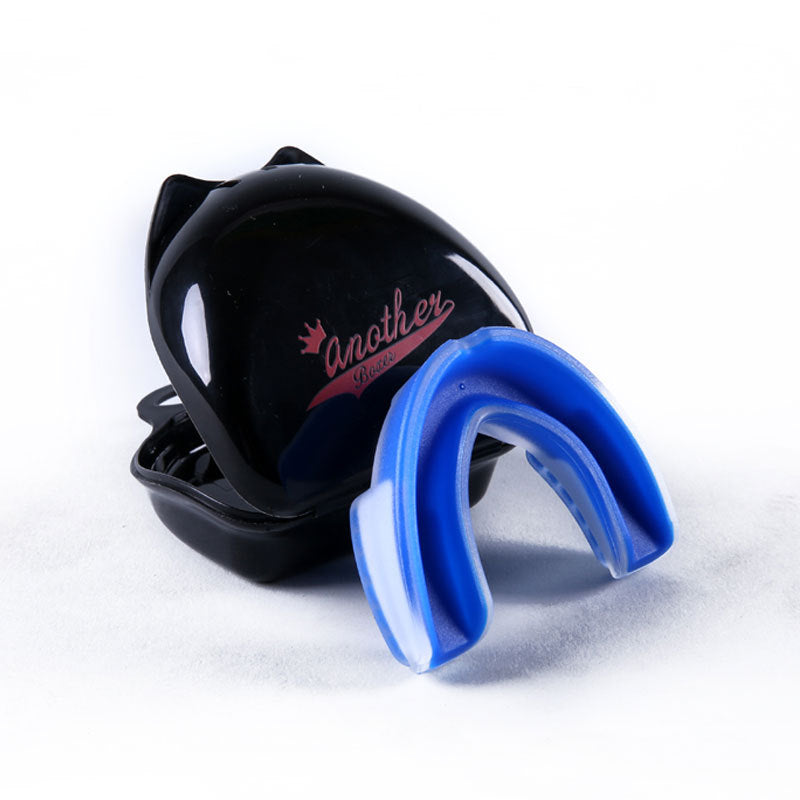 WILKYs0Double-Sided Mouth Guard Basketball Braces
 Product information:
 


 Protected part: teeth
 
 Body material: silicone
 
 Specification: Adult/Child
 
 Applicable people: general
 
 Applicable sports: boxing