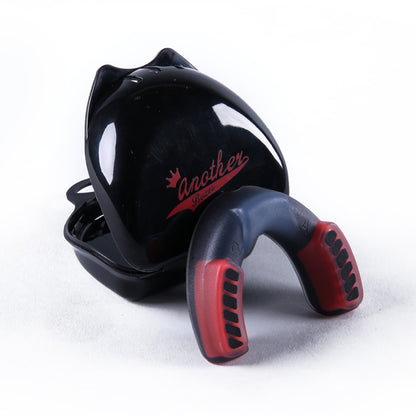 WILKYs0Double-Sided Mouth Guard Basketball Braces
 Product information:
 


 Protected part: teeth
 
 Body material: silicone
 
 Specification: Adult/Child
 
 Applicable people: general
 
 Applicable sports: boxing