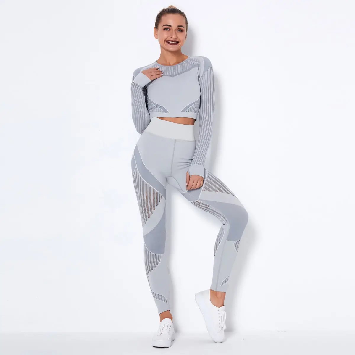 WILKYs0Seamless Knitted Absorbent Yoga Long-Sleeved Suit Yoga Wearsuit
 Product Information:
 
 Product Category: Suit
 
 Function: Breathable
 
 Brand: Ethkafi
 
 Applicable gender: Female
 
 Pattern: Stripe
 
 Error range: 1~2cm
 
 S