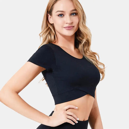 WILKYs0Quick-drying fitness yoga top
 Fabric composition: nylon/nylon
 
 Fabric content: 88 (%)
 
 Lining name: Lycra
 
 Lining composition: nylon/nylon


 


 
 


   1. Asian sizes are 1 to 2 sizes s