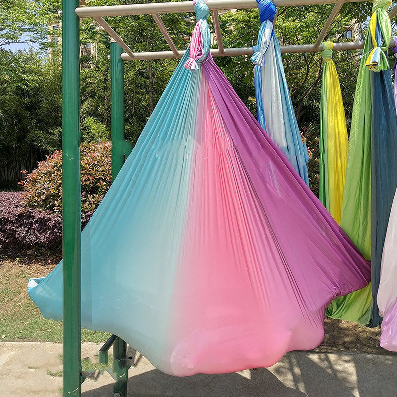 WILKYs0Colored Gradient Anti-Gravity Aerial Yoga Hammock
 


 Product features: 


 1. Comfortable and strong, stylish and beautiful
 
 2. Bright colors, not dirty
 
 
 3. Easy to use and easy to collect
 
 
 4. Range of 