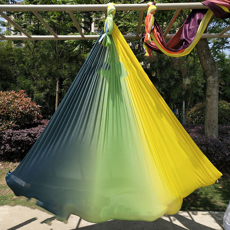 WILKYs0Colored Gradient Anti-Gravity Aerial Yoga Hammock
 


 Product features: 


 1. Comfortable and strong, stylish and beautiful
 
 2. Bright colors, not dirty
 
 
 3. Easy to use and easy to collect
 
 
 4. Range of 