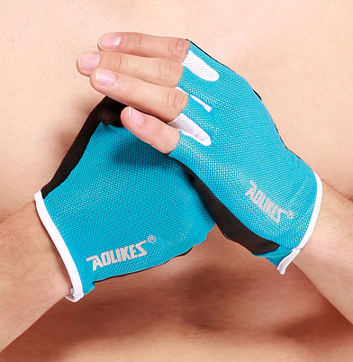 WILKYs0Workout Power Gloves
  
 Features and Benefits:
 


 - 
 STRONG GRIP:
  The unique palm design strategically developed to enhance comfort will give you a better grip. Half Finger Length