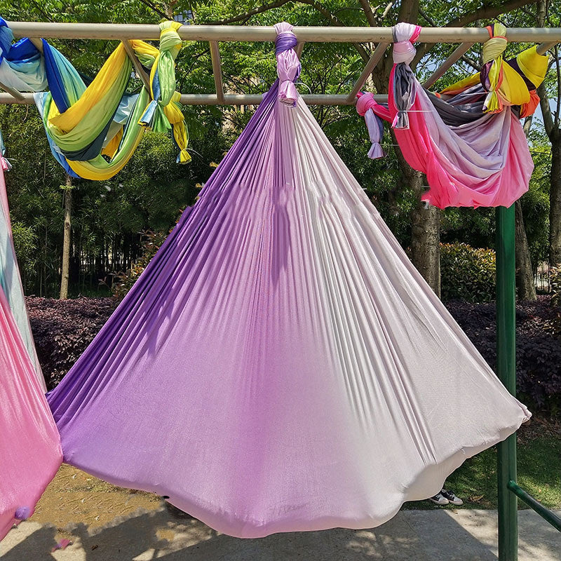 WILKYs0Colored Gradient Anti-Gravity Aerial Yoga Hammock
 


 Product features: 


 1. Comfortable and strong, stylish and beautiful
 
 2. Bright colors, not dirty
 
 
 3. Easy to use and easy to collect
 
 
 4. Range of 