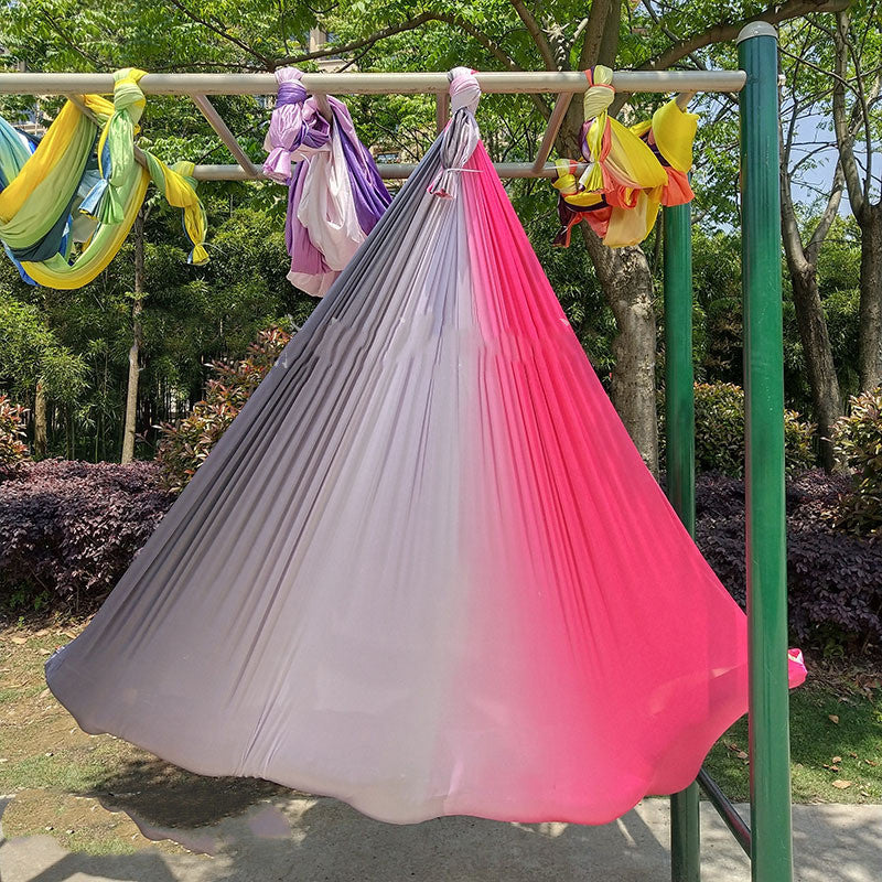 WILKYs0Colored Gradient Anti-Gravity Aerial Yoga Hammock
 


 Product features: 


 1. Comfortable and strong, stylish and beautiful
 
 2. Bright colors, not dirty
 
 
 3. Easy to use and easy to collect
 
 
 4. Range of 