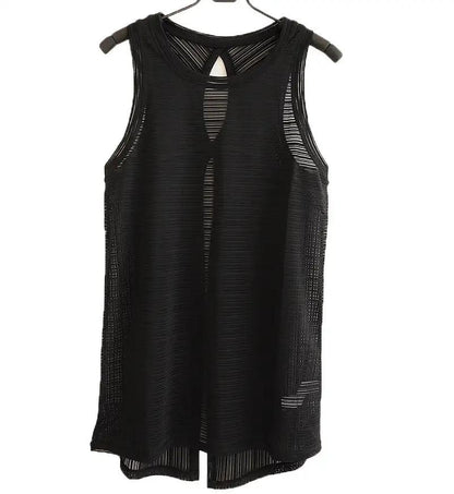 Black yoga fitness vest for women, quick-drying and breathable, suitable for running and sports.