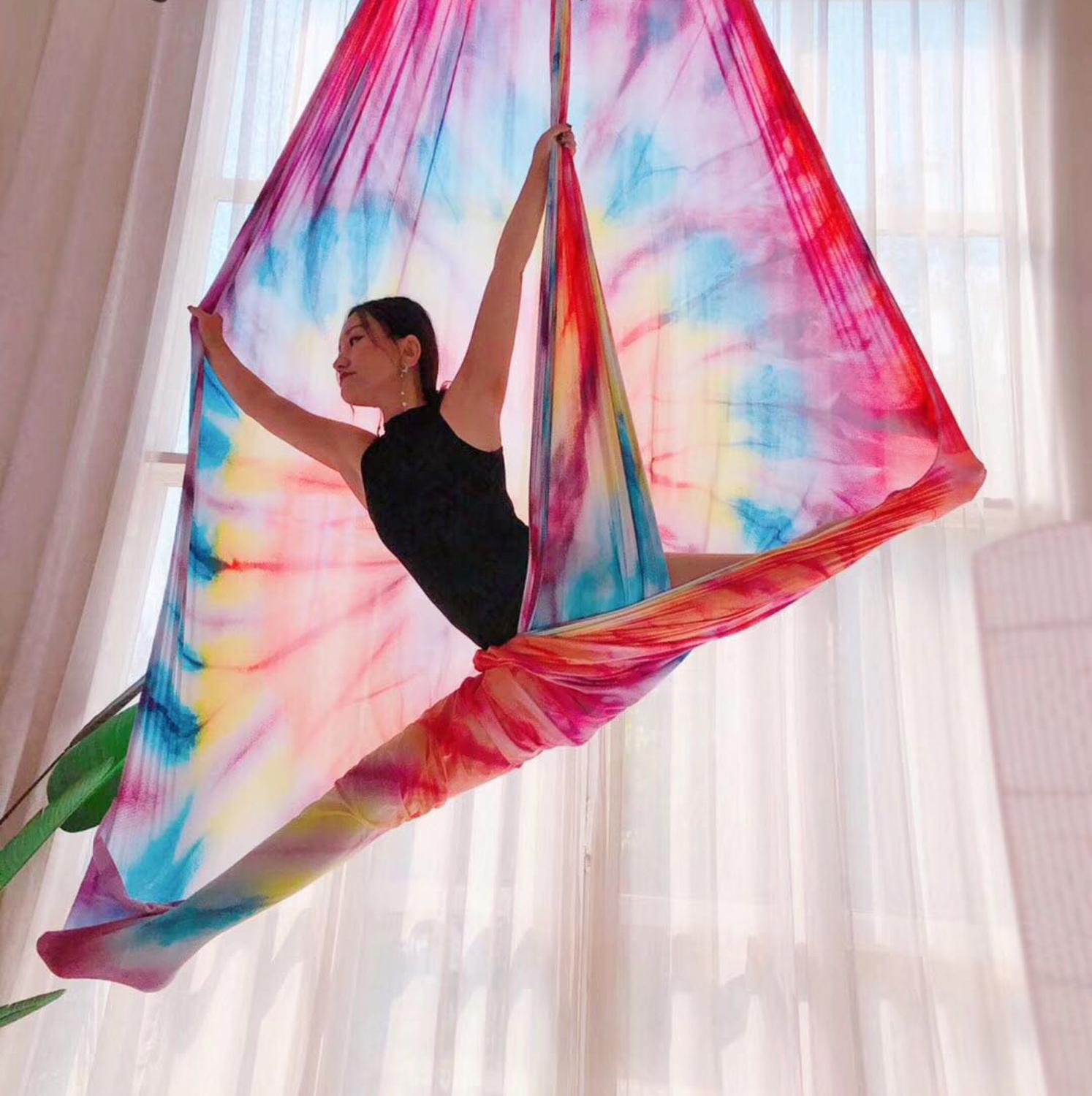 WILKYs0Home Color Gradient Aerial Yoga Hammock Fabric
 Product information:
 


 Fabric: High Density Nylon, good quality, comfortable and stretchy, perfect for yoga hammock swings.
 
 Size: 5m (5M x 2.8M). If you need