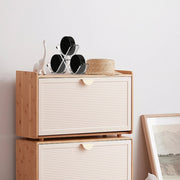 Clear Hockey Puck Display Case Acrylic Hockey Puck Display Stand Sports for 3 Pucks Hockey Puck Holder Storage Decoration Gift - WILKYs