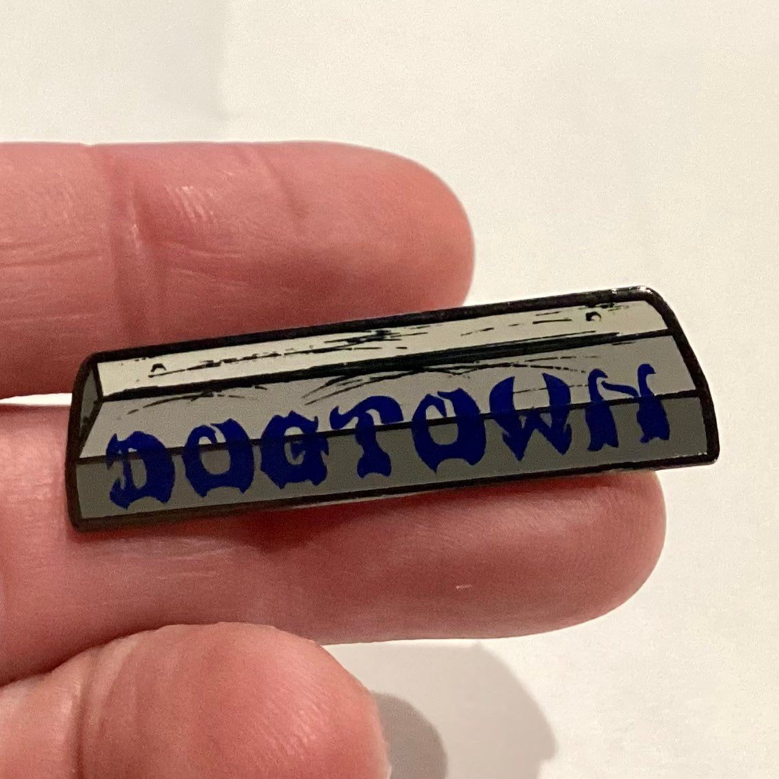 DOGTOWN/Suicidal Pins - WILKYs