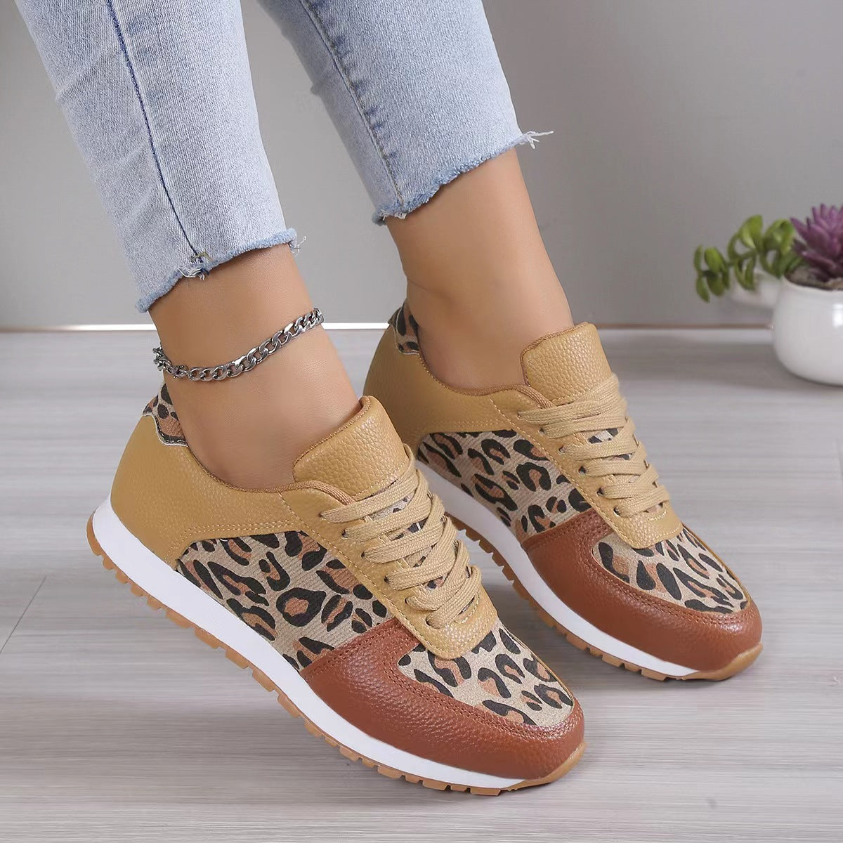 WILKYsWomen ShoesFashion Leopard Print Lace-up Sports Shoes For Women Sneakers Casual RDo you love animal prints and comfortable shoes? If so, you will adore the Fashion Leopard Print Lace-up Sports Shoes from wilkysfitness.com!
These shoes are not onl