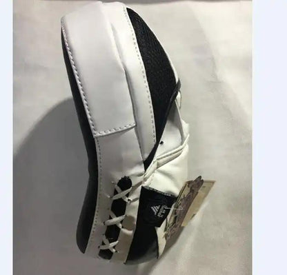 Fighting Taekwondo Hand Target - WILKYs