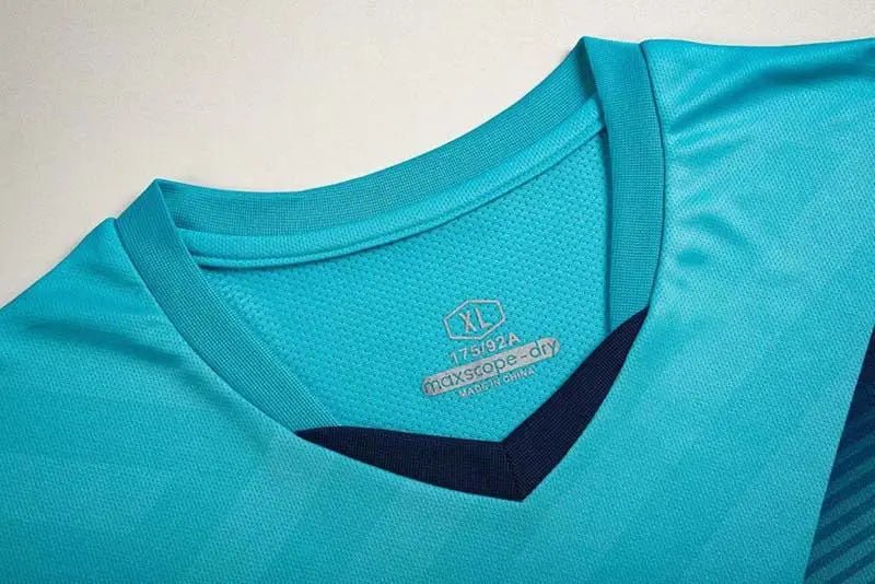 Kids Football Jersey Personalized Custom Boy Soccer Jersey Set Polyester Soccer Uniform Breathable Football Uniform For Children - WILKYs